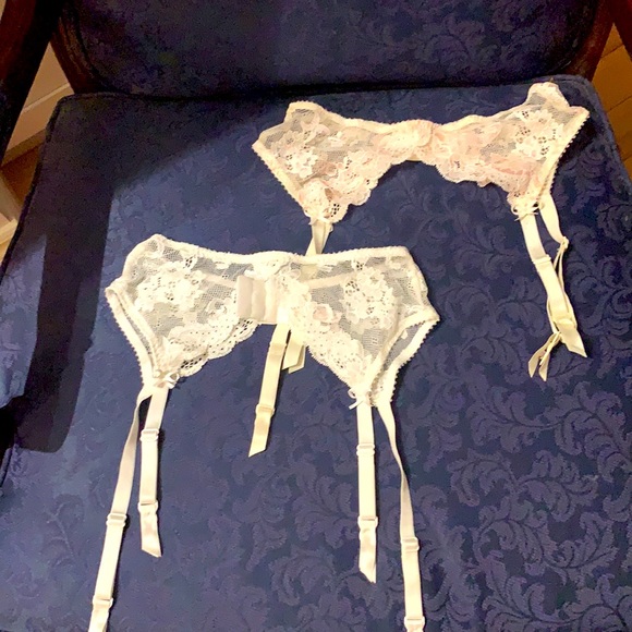 Garter belts - Picture 5 of 7